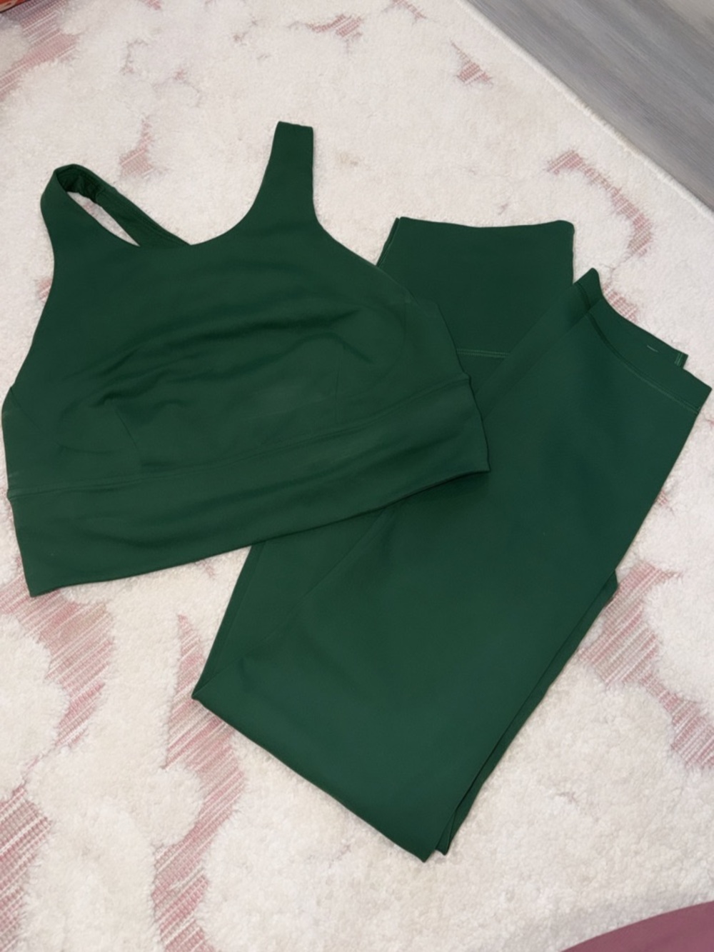 Lululemon size 6 set